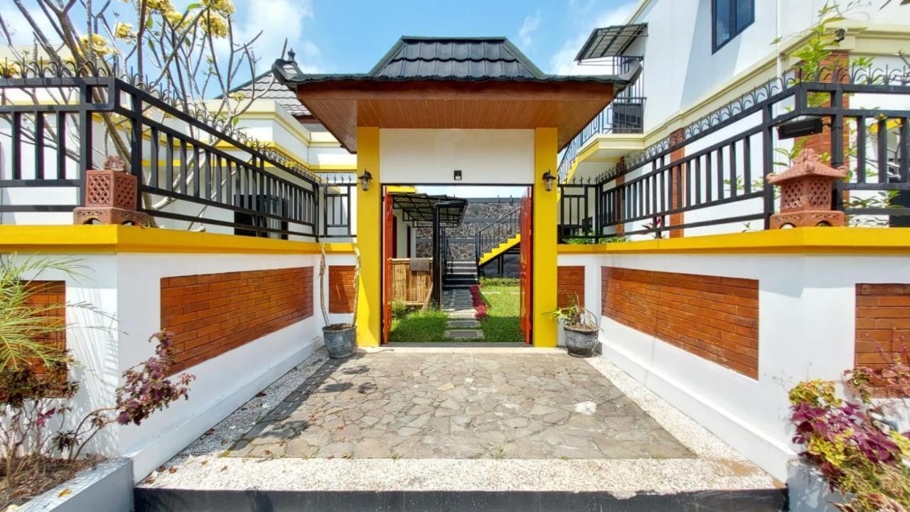 Pool Villa Saung Suluh Purwokerto Exterior photo