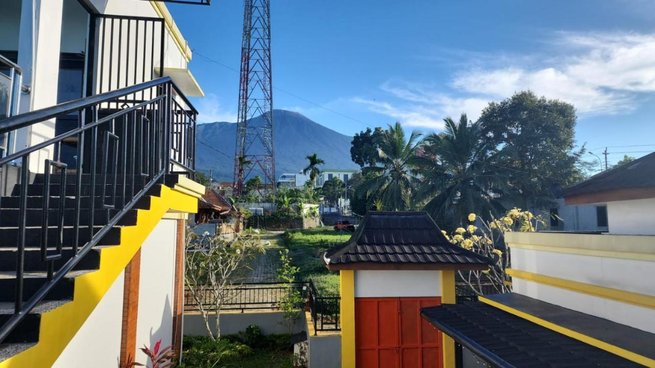 Pool Villa Saung Suluh Purwokerto Exterior photo